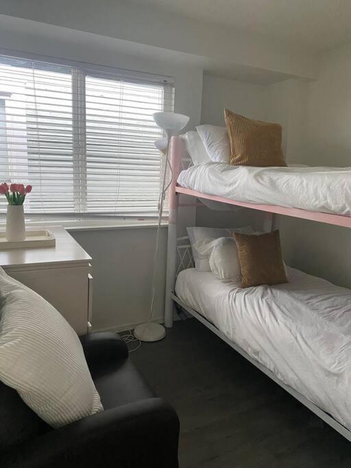 4 Bedroom Upper Level Kits Home Vancouver Zewnętrze zdjęcie