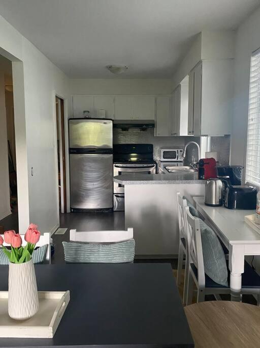 4 Bedroom Upper Level Kits Home Vancouver Zewnętrze zdjęcie