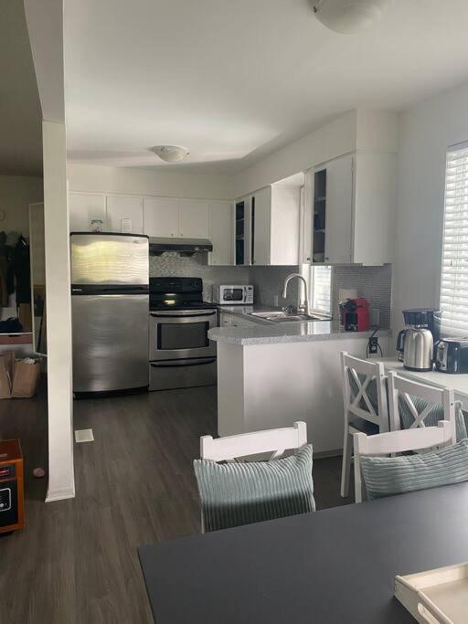4 Bedroom Upper Level Kits Home Vancouver Zewnętrze zdjęcie