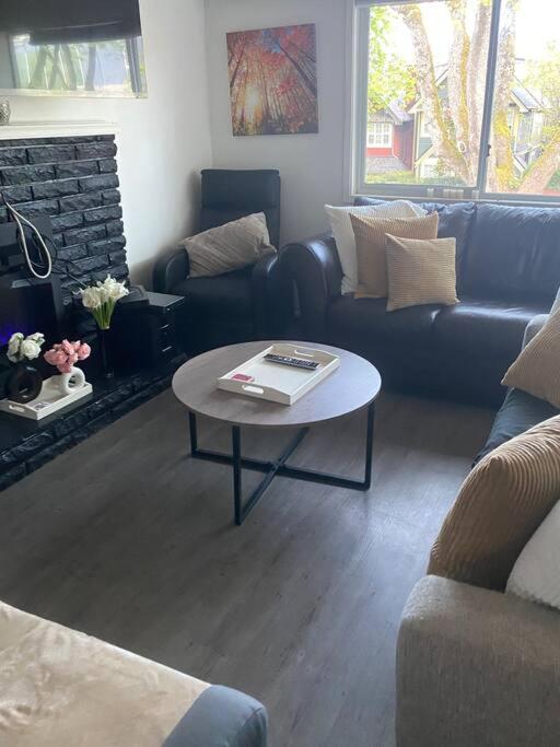 4 Bedroom Upper Level Kits Home Vancouver Zewnętrze zdjęcie